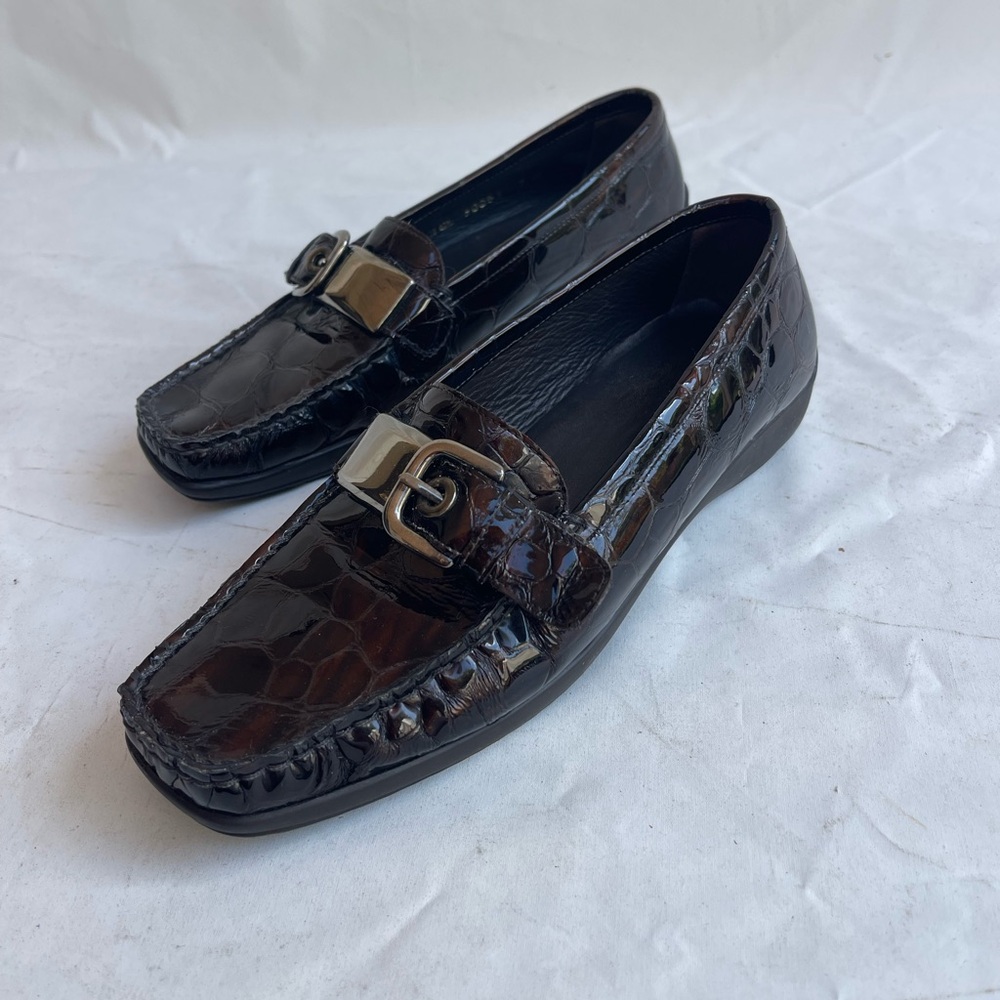 Women's 7 M Stuart Weitzman Hash Brown Leather Alligator Print Shoes Loafer Flat